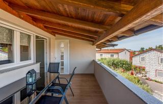 1 Bedroom Amazing Apartment In Vir - Vir - 9