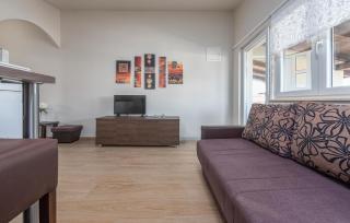 1 Bedroom Amazing Apartment In Vir - 5