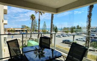 Sandcastles Beachfront Luxury Retreat Apartment - 8