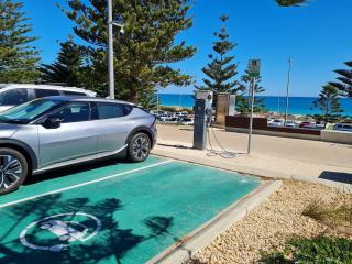 The White Pearl Apartment Direct Ocean Views Top Floor - Perth - 2