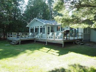 Birch Cove Bungalow - Gorgeous Lakefront! - 9