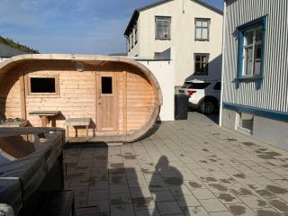 Charming villa with hot tub and sauna - Suðureyri - 9