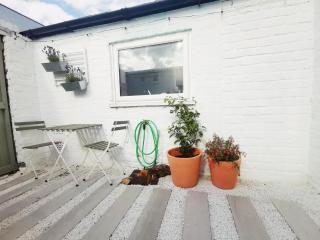 Working Away - Large Family House - 5