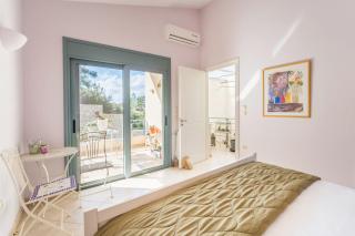 Spacious Villa by the sea - Pefkali - 3