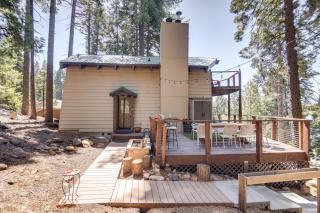 Woodsy Lake Almanor Cabin with Community Perks! - Lake Almanor - 0