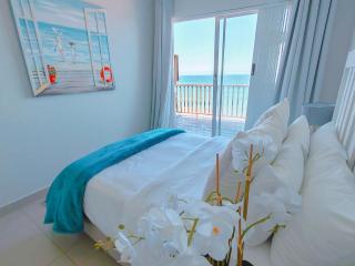 OCEAN BREAKAWAY - Power back up, 2 Adults & 3 Kids only, Umdloti - 6