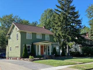 Cleveland Colonial in Family Area - Cleveland Heights - 0