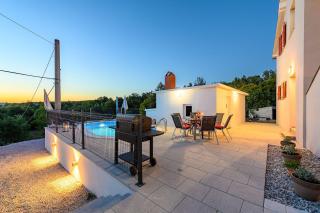 Charmantes Apartment im Grünen mit Pool - Labin - 4