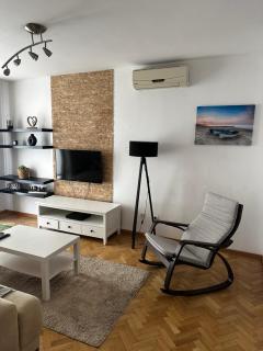 City apartment with the sea view - Bar - 5
