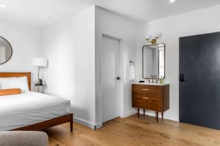 Historic BLDG, Coffee Shop, FAST Wi-Fi, Room # 207 - Bangor - 4