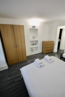 Bournemouth Hot Tub & Sauna Holiday Let - 2