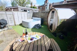 Holiday Home Hot Tub & Sauna - Bournemouth - 5