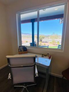 Modern 3 Bedroom Home - Cottonwood - 9