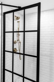 King Bed, Fiber Internet, Heart of Bangor, 50 Roku TV, Room # 208 - 2