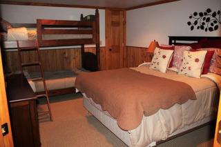 The Kresge Kabin - Authentic Grand Log Cabin. - Vermont Ventures - 7