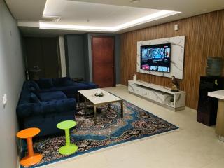 Where stunning city views equal the stellar style inside in Gold Crest - Lahore - 0