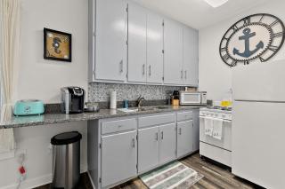 Casa Maria 1- Beachy Apt Mins Walk to Downtown - St. Augustine - 2