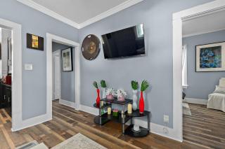 Casa Bella- Chic, Retro Apt- Steps to Historic District! - 8