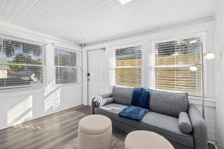 Old Mission Guest Suite - Charming Apartment, 15 Min Walk to Downtown! - 0