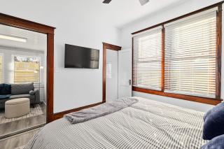 Old Mission Guest Suite - Charming Apartment, 15 Min Walk to Downtown! - 9