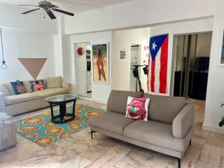 In the heart of Condado a 2 Bedroom Apartment Balcony - San Juan - 9