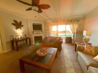 Large 3BR Apt SunsetView Roof Pool Walk to Beach - 3