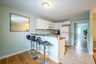 Modern 4BR Ocean Block Apt Walk to the Beach - Ocean City - 1