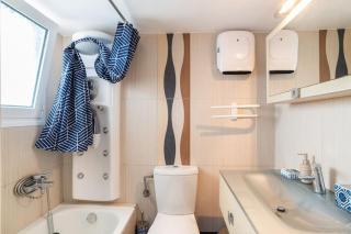 Apartment with terrace in Piraiki - 1