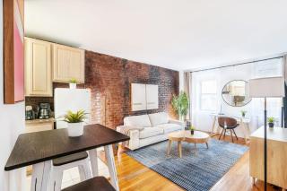 350-1A Gramercy New 1BR Sleeps4 Newly Furnished - New York - 0
