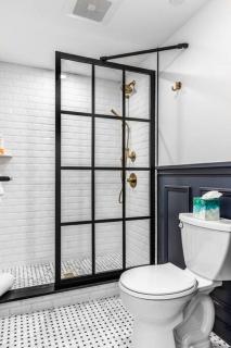 Canal View, DTWN Bangor, Steps to great Restaurants, Room # 210 - 5