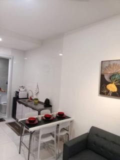 Sky Trees High Floor 2 Guests Living Room Balcony Nflix Disney Plus B22A - Johor Bahru - 2