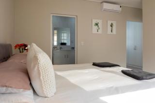 Twin Gables, centrally located 2 bedroom apartment - Hermanus - 5