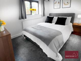 Hitchin - St Anne's - 2 bed coach house & Parking - London Colney - 4