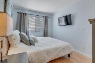 Cozy Condo With Pool Steps From Vanderbilt Beach - Naples - 5