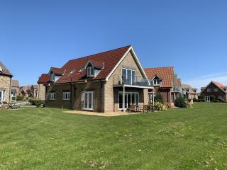 Sailaway Cottage at The Bay Filey, sleeps 8-10, pet-free - Filey - 0