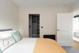 Skyvillion -COZY & AMAZING King 1Bed Apartment in London Cockfosters Mins to Tube - 2