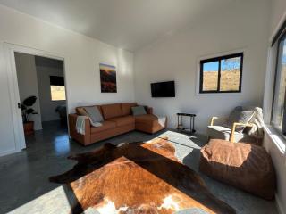 Hygge Eco Cabins Beautiful New Cabins with Amazing Views - Jindabyne - 2