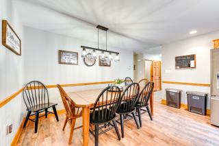 Pet-Friendly Pocono Lake Home with Private Hot Tub! - Pocono Lake - 5