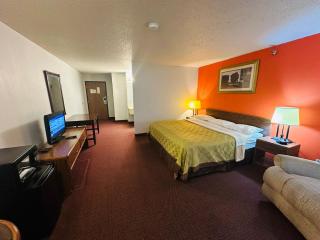 Studio 7 on Main - West Fargo - 4
