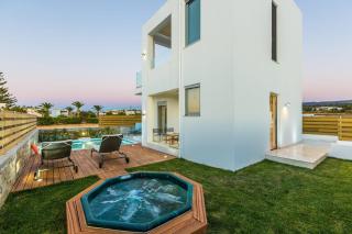 Sensational Rethymno Villa Villa Akaza 2 Bedrooms Beach Front Private Outdoor Swimming Pool And Hot Tub Pigianos Kampos - Pigianos Kampos - 4