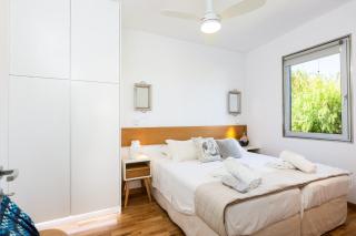Extraordinary Rethymno Villa Villa Hantengu 3 Bedrooms Beach Front Private Outdoor Swimming Pool And Hot Tub Pigianos Kampos - 8