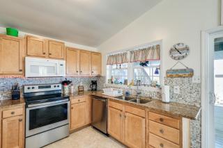 Oceanfront Gem with Rooftop Deck Steps to Sand - Surf City - 2