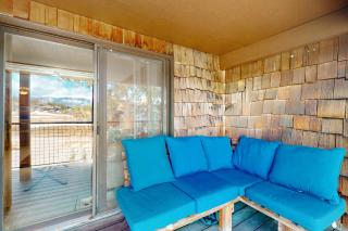 Frosty Peak Perch - 9