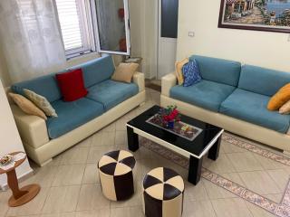 4 Bed Villa - Sleeps 9 - Pets - Garden - Parking - 7