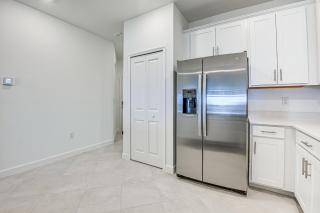 Bright Englewood Townhome with Patio - 6 Mi to Beach - Englewood - 2