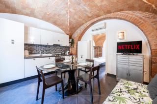 Private Jacuzzi Retreat Romantic Suite in Grosseto's Historic Center - Grosseto - 7
