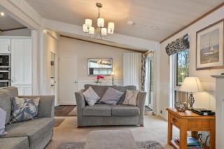 Cormorant - Luxury Lodge Close to the Beach - Tenby - 2