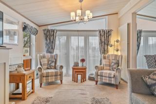 Cormorant - Luxury Lodge Close to the Beach - Tenby - 1