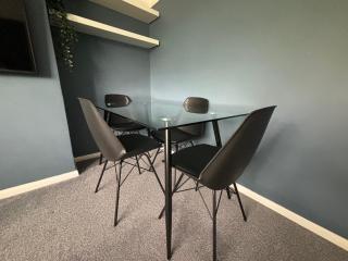 Vibrant Mill Hill East Pad - Hendon - 7