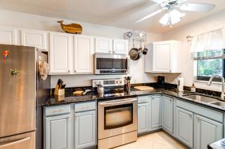 Relaxing Fort Myers Home with Screened-In Patio - Fort Myers - 3